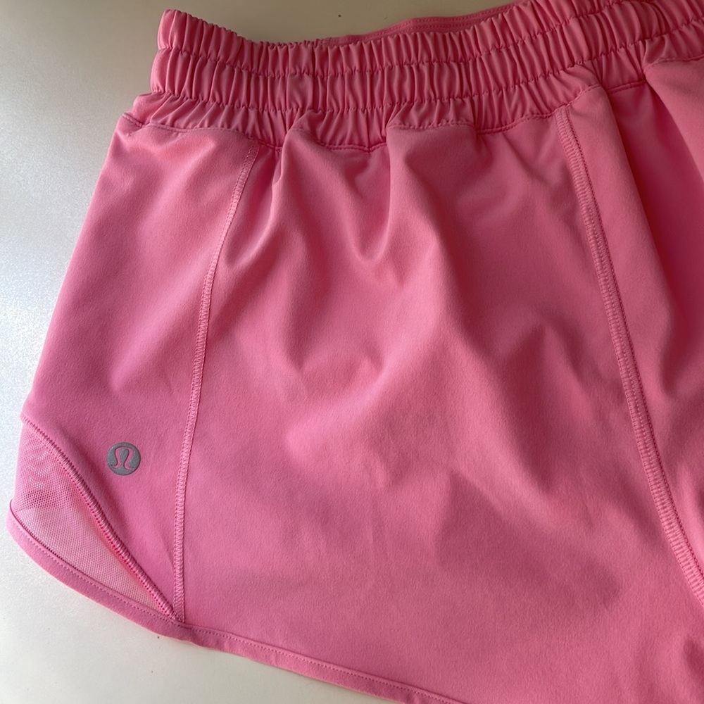 lululemon Candy Cloud Hotty Hot Low Rise Shorts 2.5" - Picture 5 of 7